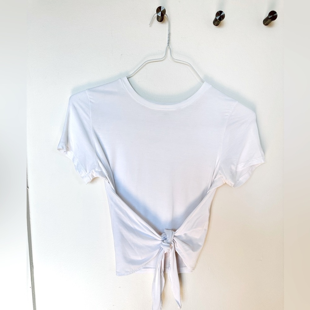 Wilfred white tie front tshirt